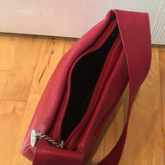 Beautiful red leather Sak bag shoulder strap - Picture 4 of 7